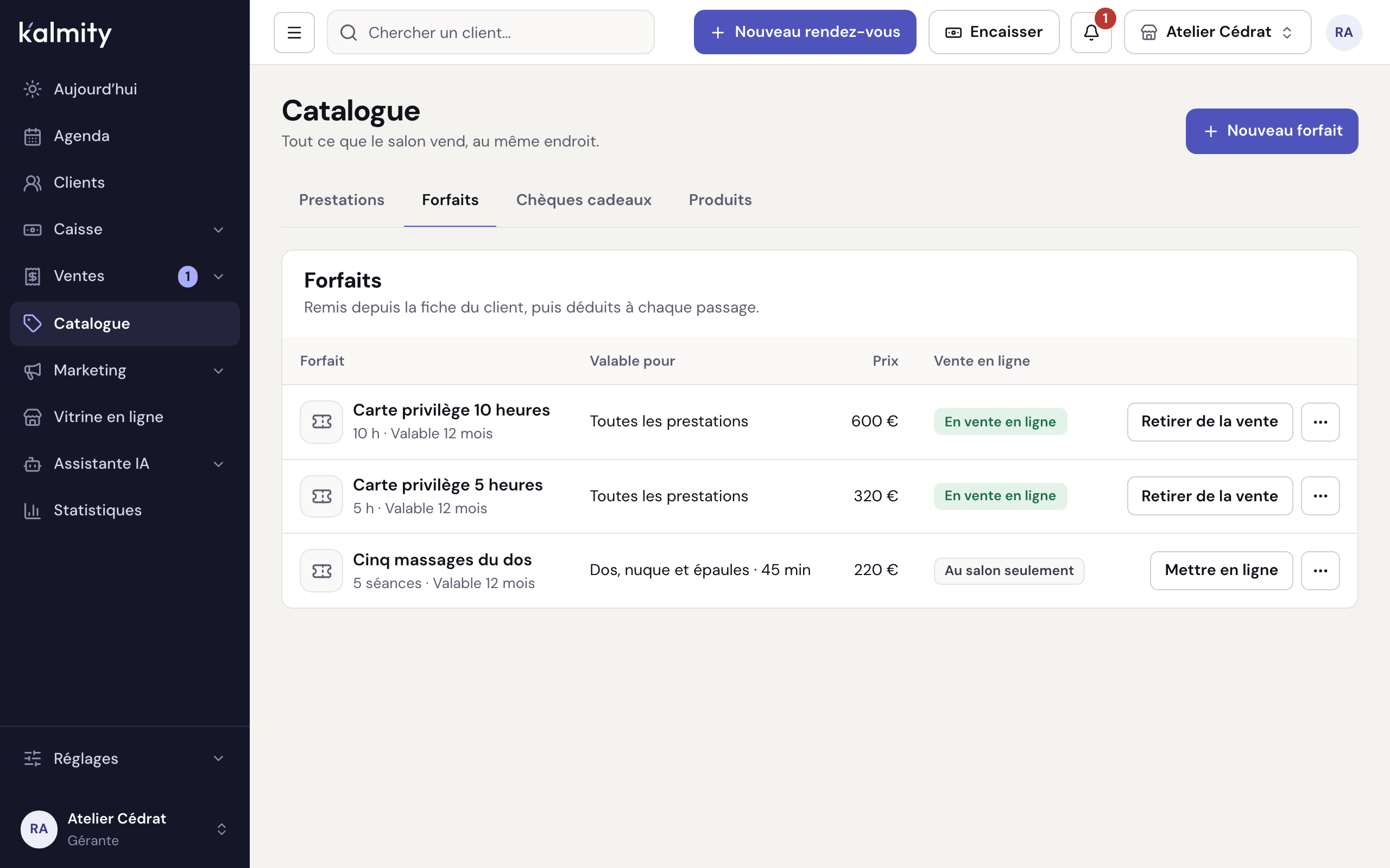 Le catalogue des forfaits du salon : cartes de cinq et dix heures, cinq massages du dos, avec leur prix et leur vente en ligne.